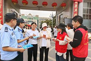 稳定输出！巴雷特半场7中5&三分1中1拿到13分